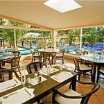 Studio On Maria Luisa Beach Wifi Parking Swimming Pool