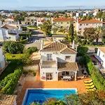 Villa Oasis, Piscina, Jacuzzi, Tenis E Praias!