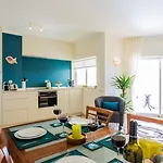 Alvor 3 Bed Apt With Airconditioning, Sea And Poolview Near Beach