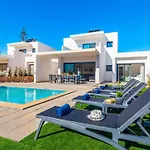 Spacious Villa, Private Pool,
