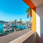 Marina Views Modern Comfort