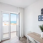 Beguest Oceanic Rainbow Apt