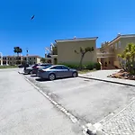 1D Areias De Porches, Pool & A/C - Casas & Papeis