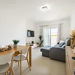 Beguest Summer Breeze In Vale Parra