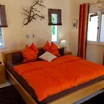Casa Borboleta Gepflegte Villa Mit Meerblick, Grossem Garten Und Pool, Traumlage