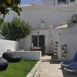 4-Bedroom Villa With Garden & Pool & Ac At The Beach Praia Da Rocha