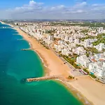 Quarteira Beachside Escape