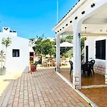 Charming 5 Bed Private Villa - Quarteira