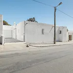 Sea Bliss: Your Seaside Retreat In Alporchinhos