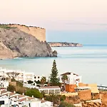 Luz Heaven - Top Floor Seaview Apartment