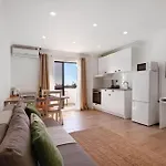 Lovely And New Apartment In Oura