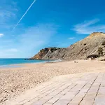 Studio Sardinha - 40 Steps To Beach