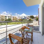 Medronheira - Apt 1A By Hellovacations