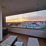 Deluxe 2 Bedroom Apartment With Bbq