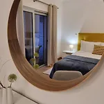 Deluxe 2 Bedroom Apartment With Bbq