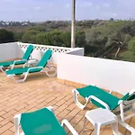 Beachside Family Stay In Benagil