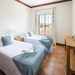 Apartment Near Praia Do Carvalho Beach