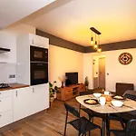 Monte Holiday House