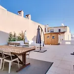 Apartment With Rooftop And Work Space In Quarteira