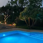 Villa Lagos Algarve For Families & Friends, 6 Bedrooms, 7 Bathrooms, Pool, Bbq, Central Heating