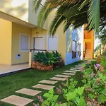 Vale Parra Village