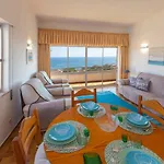 Apartment (80 m²), 2 Schlafzimmer und 1 eigene Badezimmer in Praia do Vau