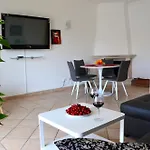 Sea Breeze Apartment