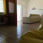 Lemon Tree Beach Apartment