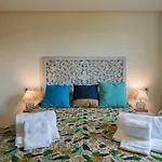 Carob Apartment - By Mayoral