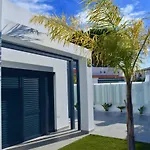 Amora Villa Sacha