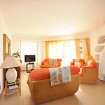 Beautiful Villa With Private Swimming Pool Near The Center Of Vilamoura