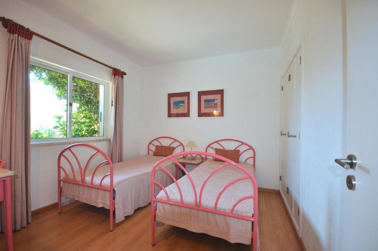 Stylish And Well-equipped, Private Pool, Close To Amenities, Free Ac & Wifi Villa Quarteira