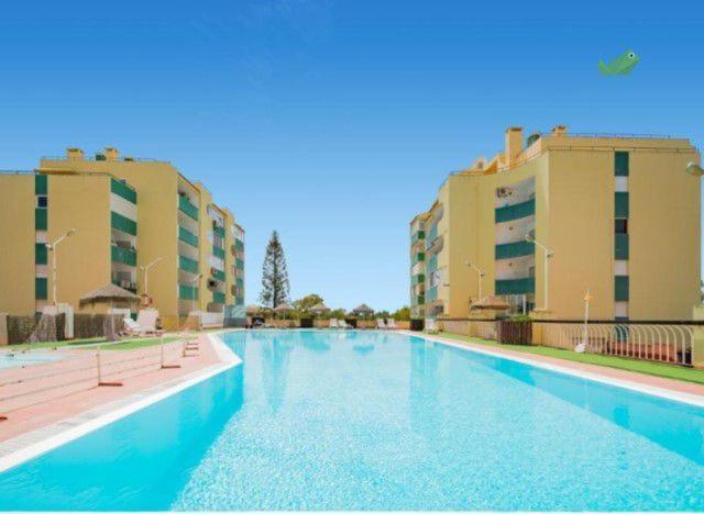 Apartament Cozy 1bdr With Spacious Balcony & Pool,