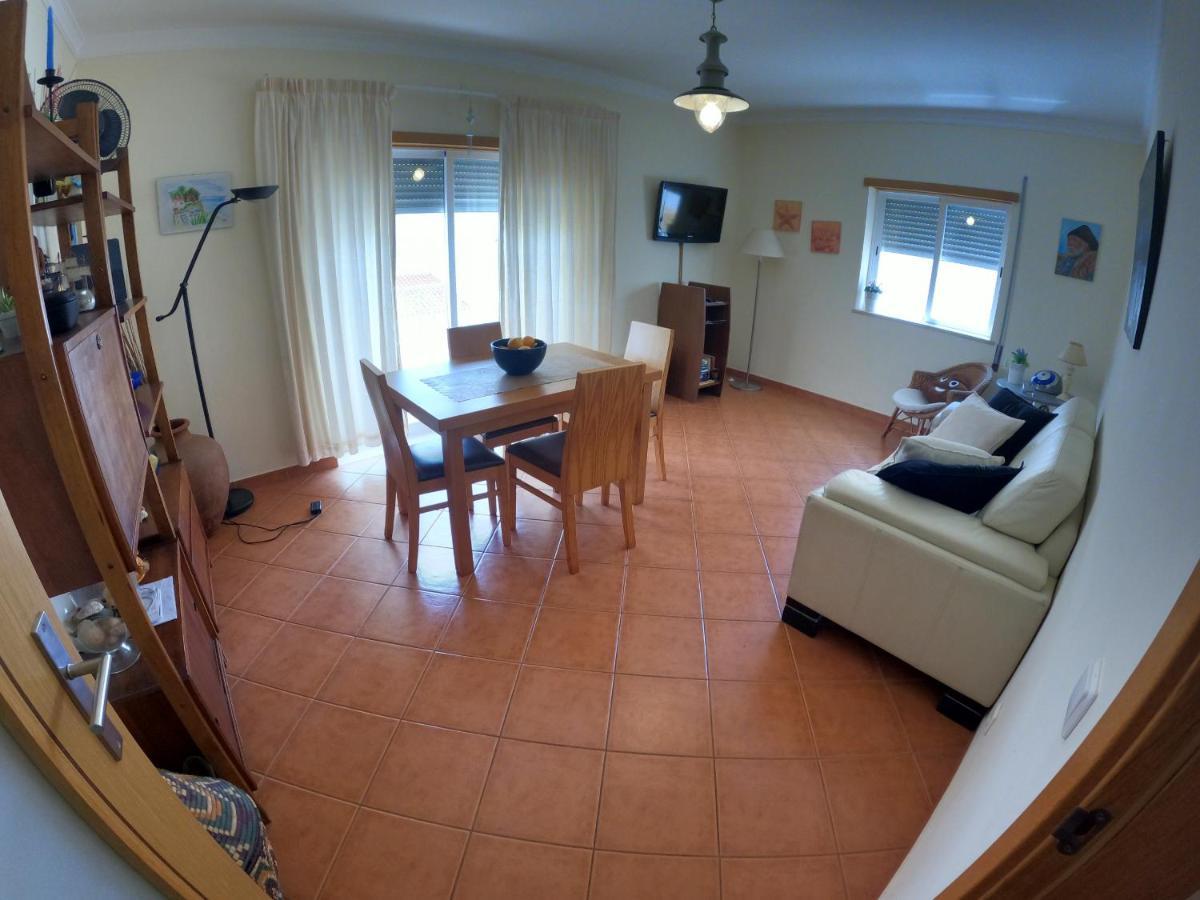 Algarve, Spacious T2 With Balcony And Garage, * Armação de Pêra