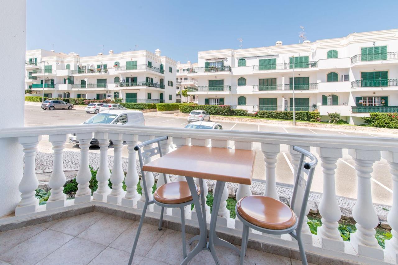 Apartament Casa Do Lagar 2bdr - 4 Mins Walk Train Station - Quiet - Balcony - Wi-fi *