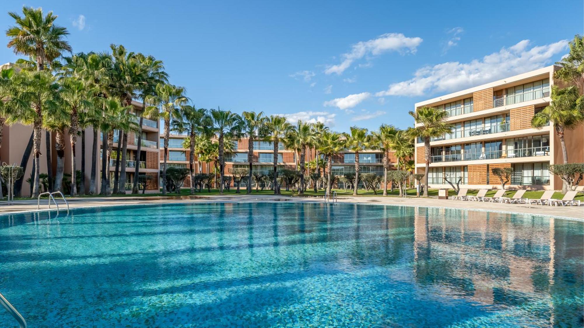 Seaside 3bdr Flat In Salgados With Pool By Lovelystay * Гия