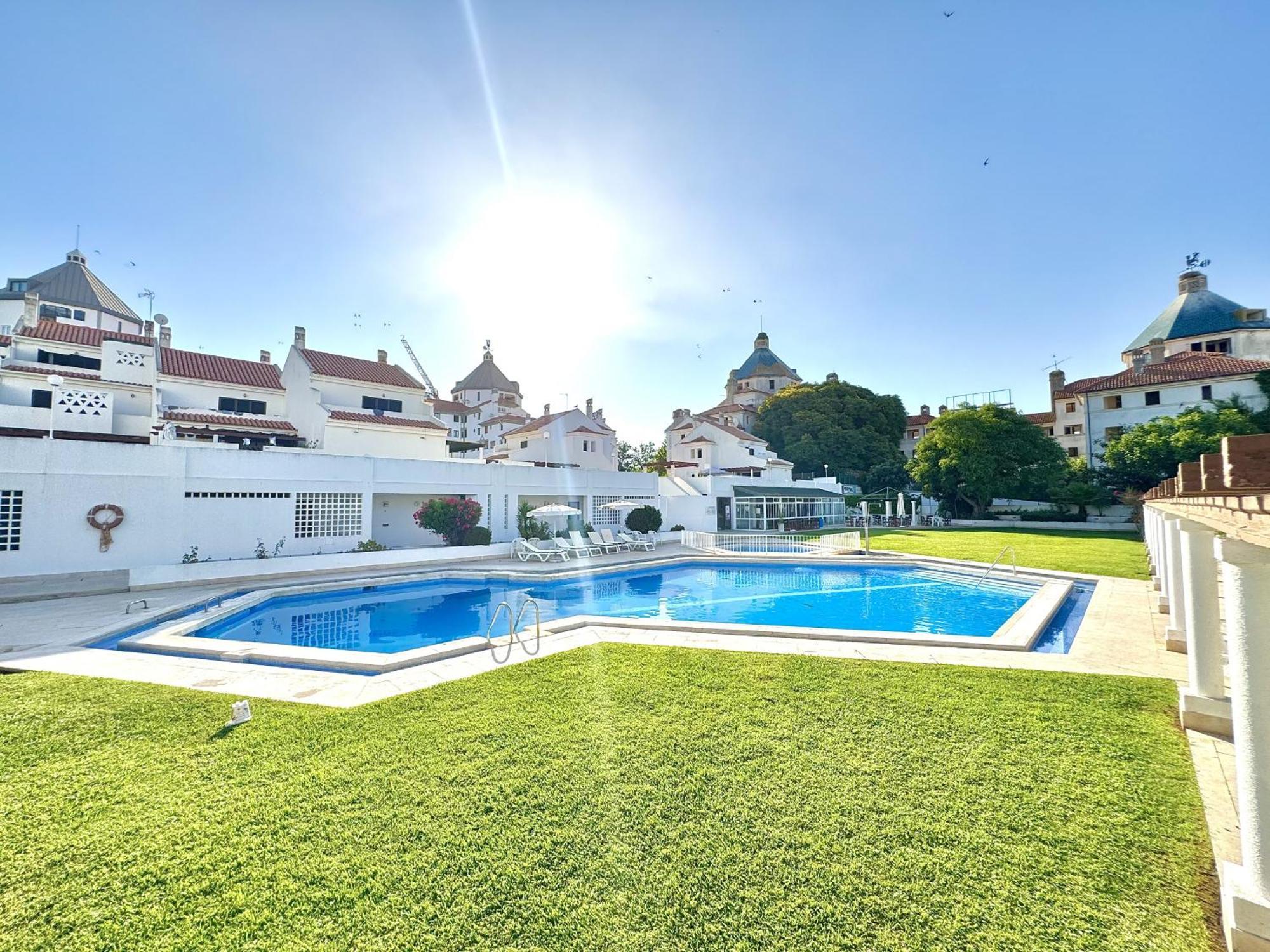 아파트 12 With Pool By Homing