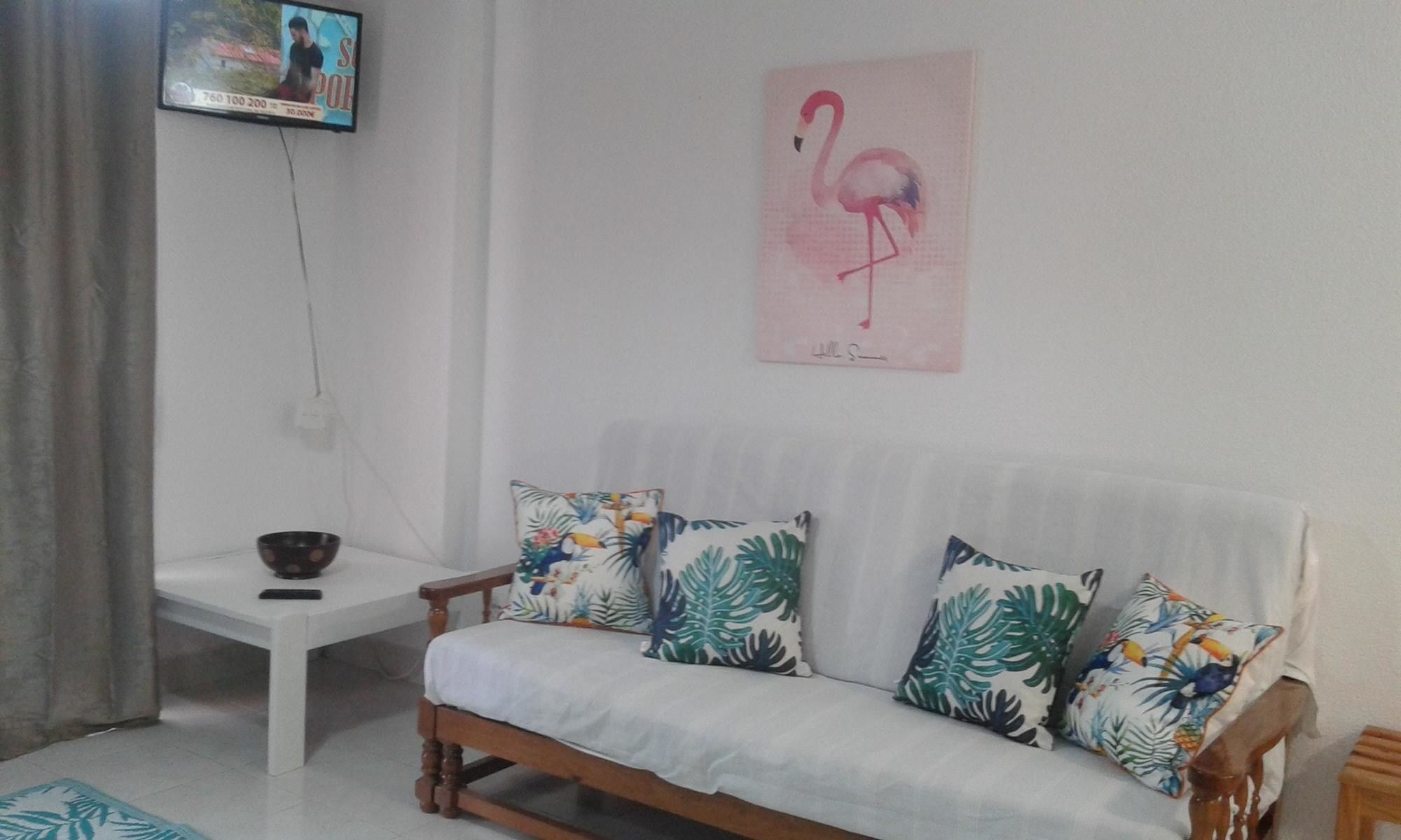 With One Bedroom In Quarteira, With Pool Access, Furnished G Apartment