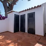 Traditional 3 Bedroom Villa With Great Pool In The Heart Of Vale Do Lobo
