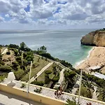 Charming 2-Bedroom Apartment In Carvoeiro