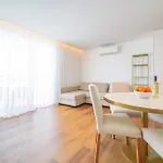 Serenity Seaview Apartment