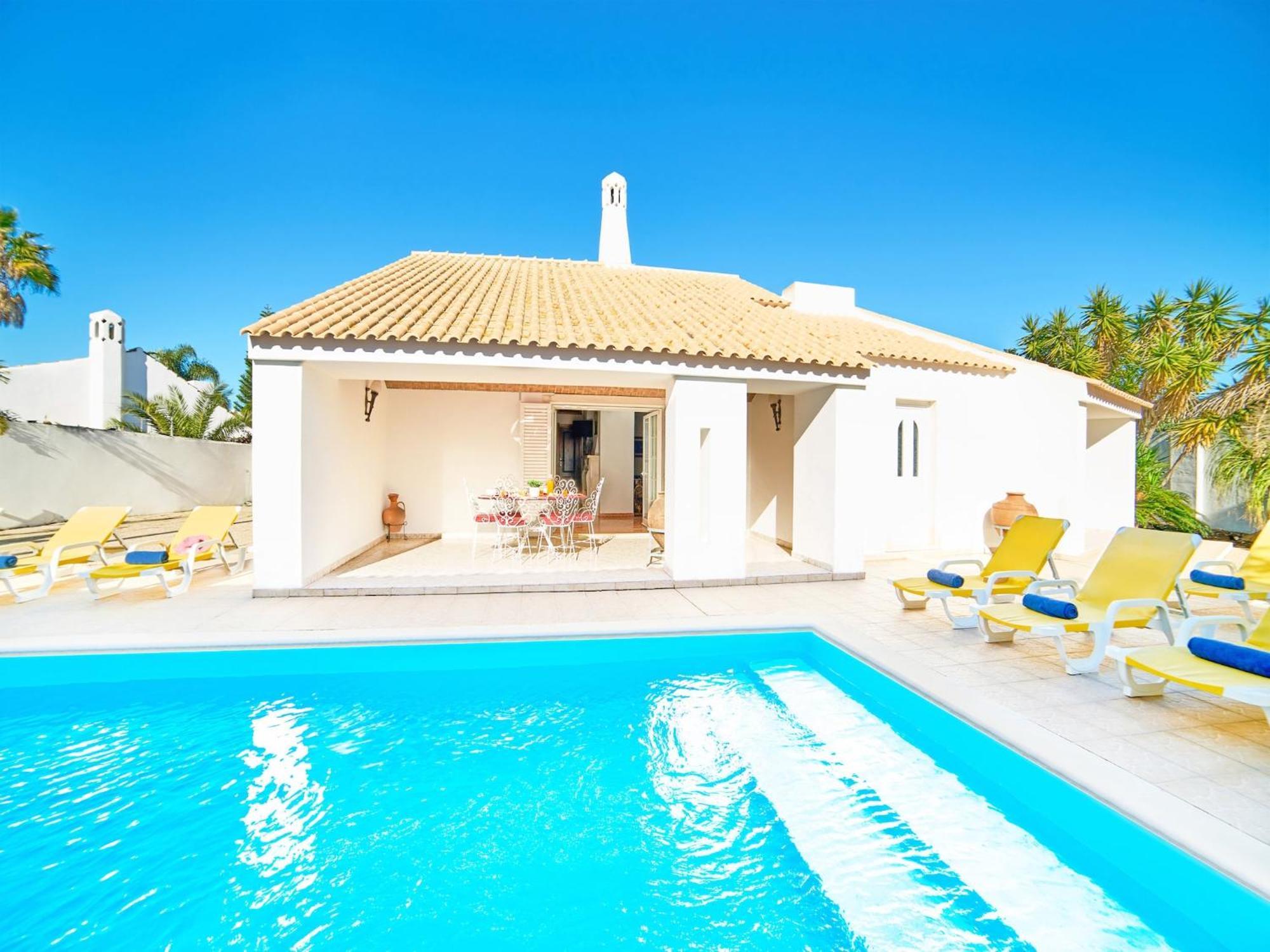 Single-storey House, 4 Bedrooms *
