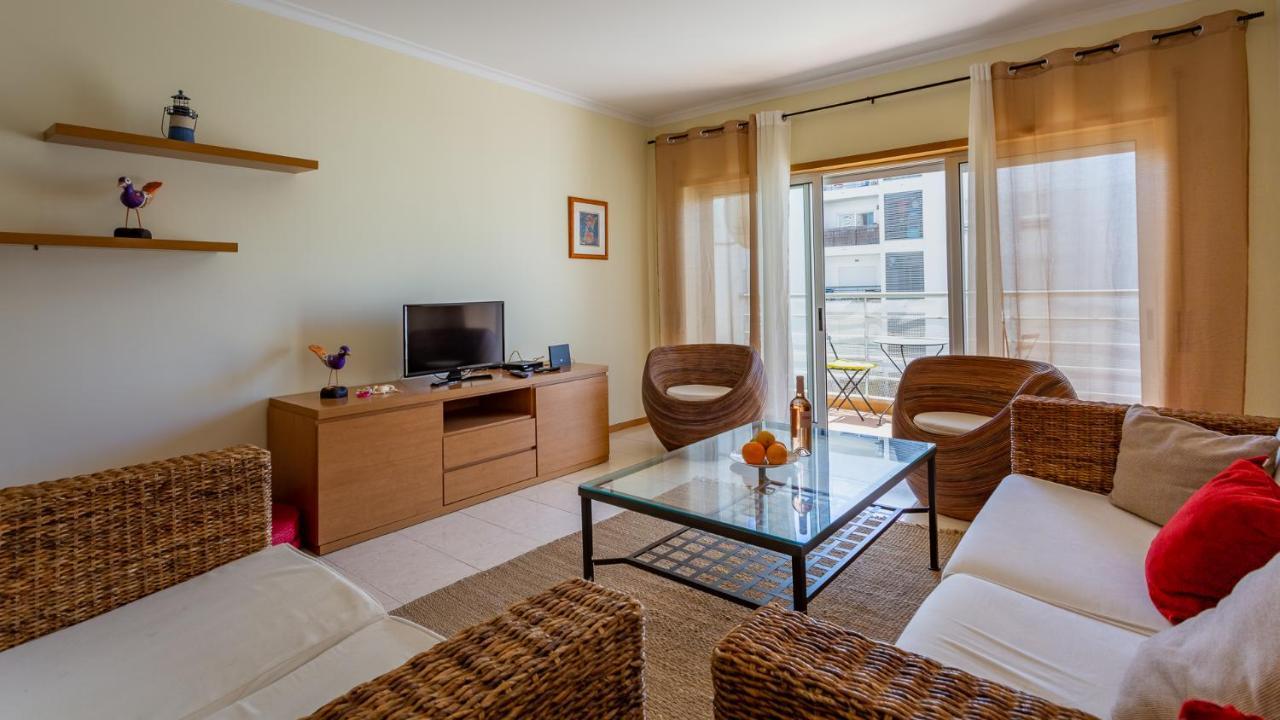Bright & Lovesome W/ Balcony In By Lovelystay Portimão
