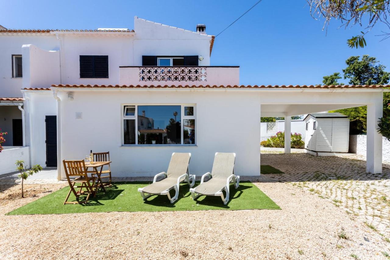 Furneaux Apartament *