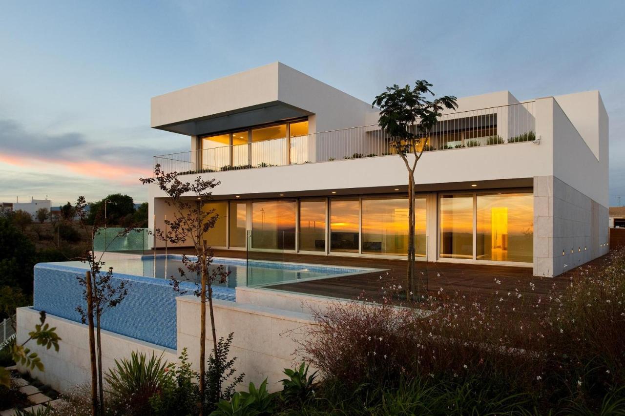 Spacious Sunset With Breathtaking View Villa